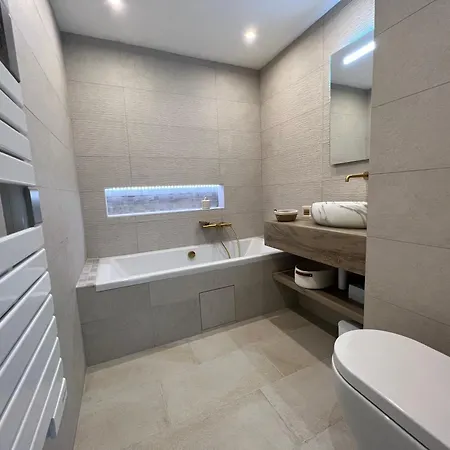 Apartman Laguna Dans Avec Piscine *